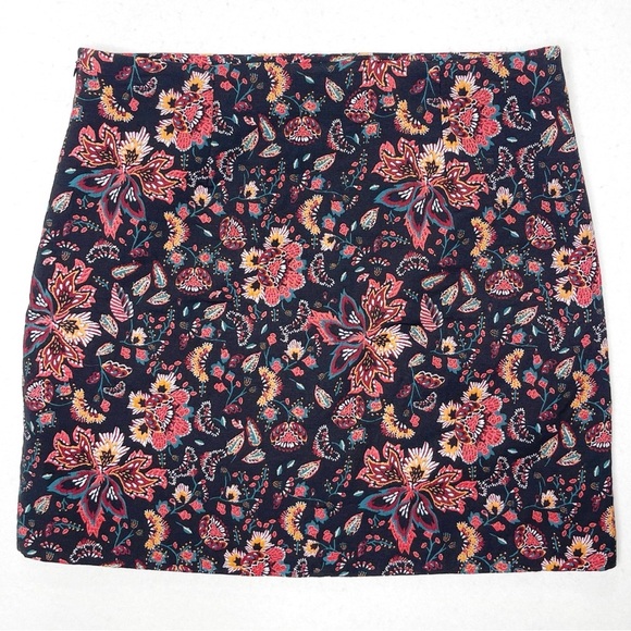 LOFT Boho Floral Tapestry Print Mini Skirt Size 16T - Picture 2 of 8